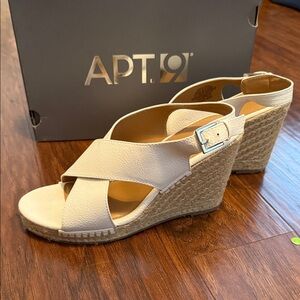 Apt. 9 Women's Tan Wedge Sandals